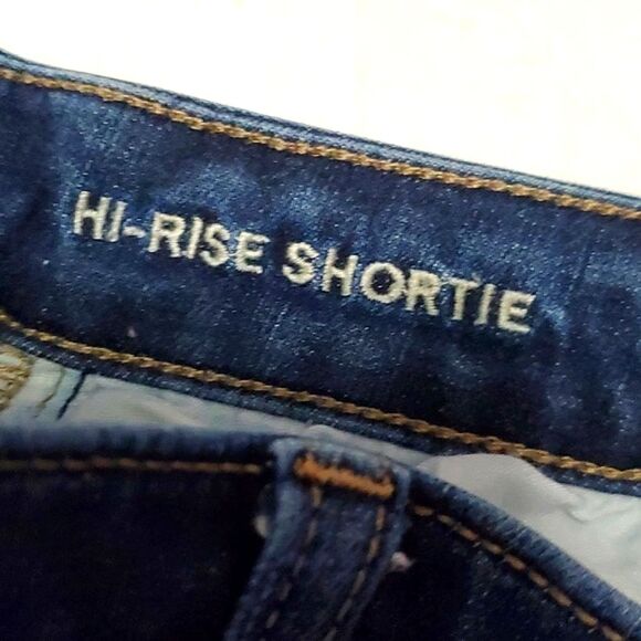 American Eagle Next Level Stretch Hi-Rise Shortie Frayed Distressed Denim Shorts - Picture 10 of 13